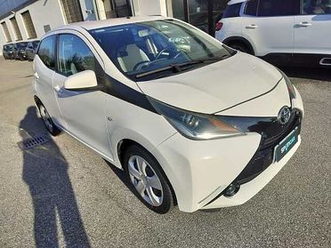 Toyota Aygo 1.0 VVT-i 69 CV 5 porte x-play MMT