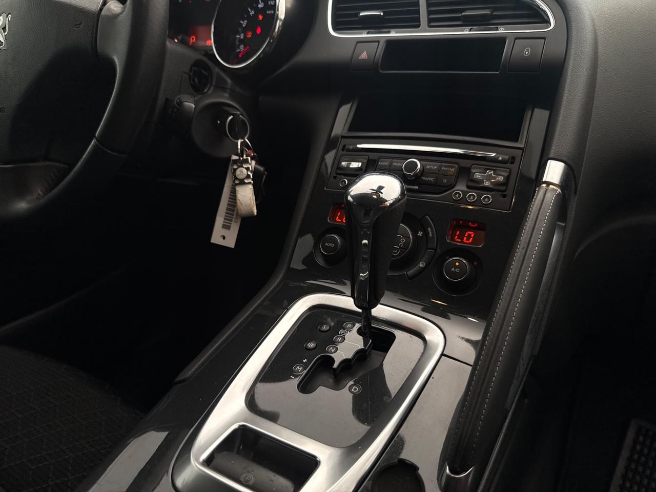 Peugeot 3008 1.5 DIESEL CAMBIO AUTOMATICO