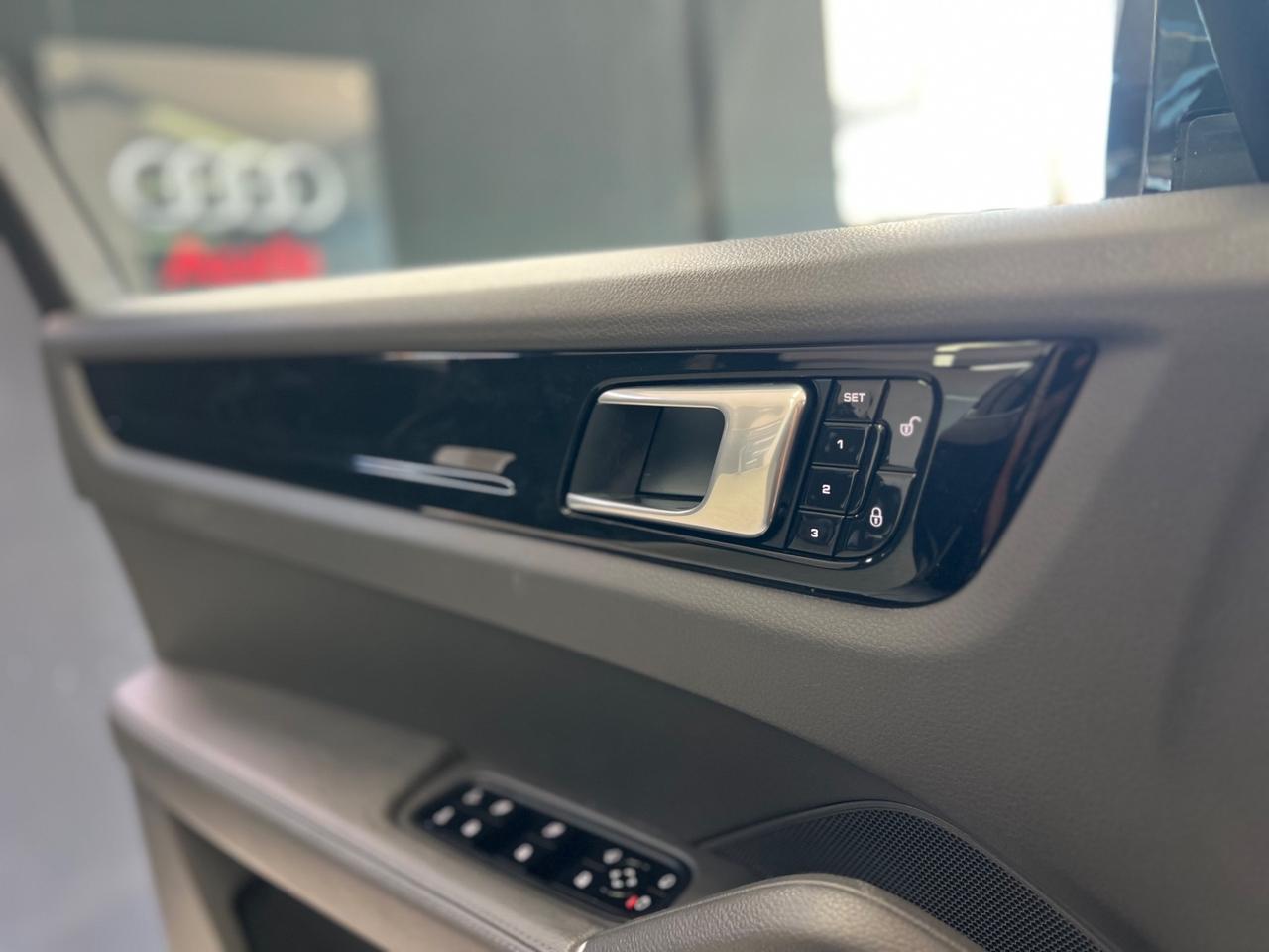 Porsche Cayenne 3.0 V6