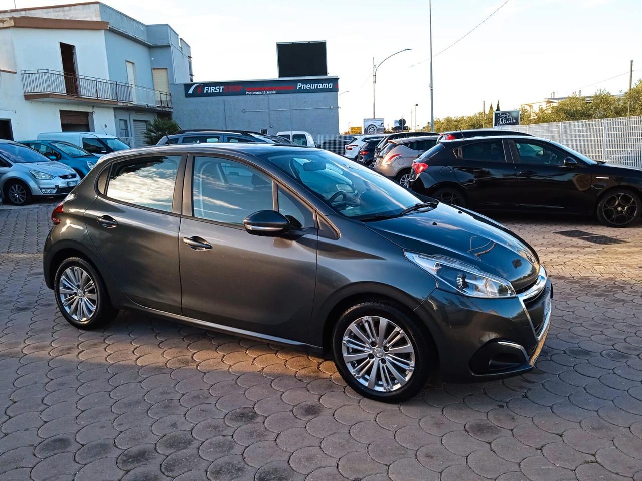 Peugeot 208 BlueHDi 75 5 porte Allure