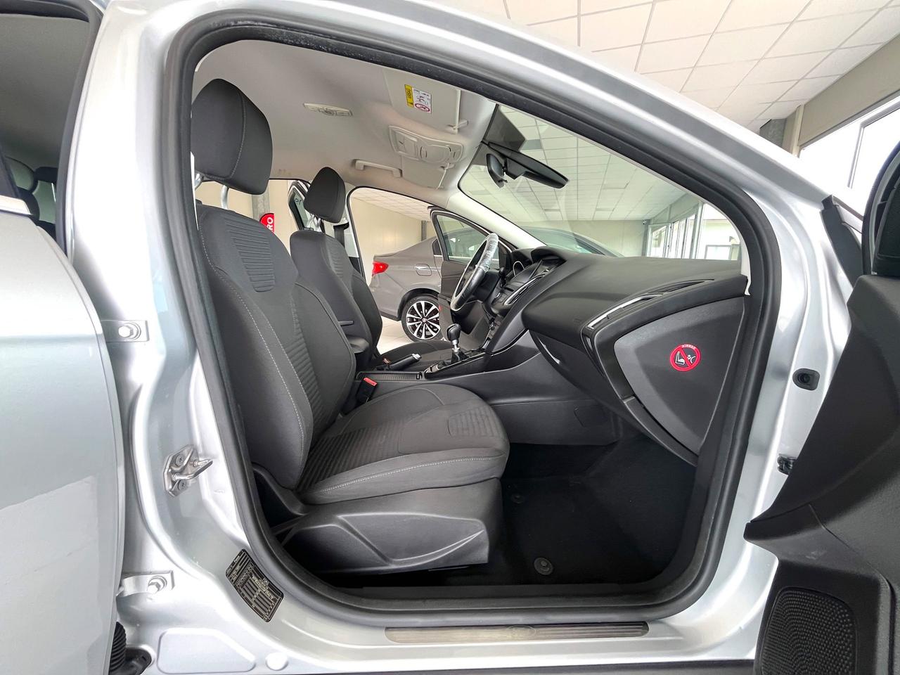 Ford Focus 1.5 TDCi 120 CV Titanium X 124000 KM