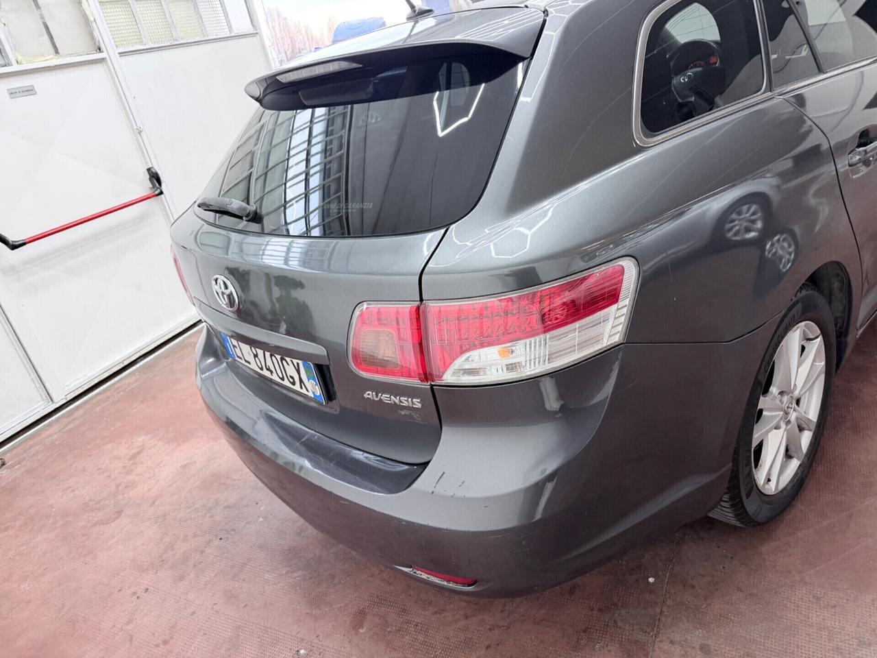 Toyota Avensis 2.2 D-Cat aut. Wagon Lounge