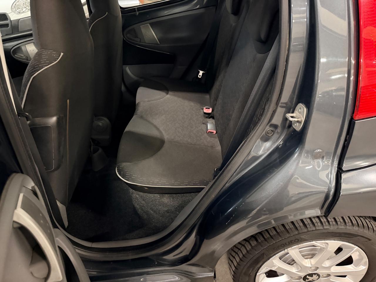 Peugeot 107 1.0 68CV 5p. Plaisir