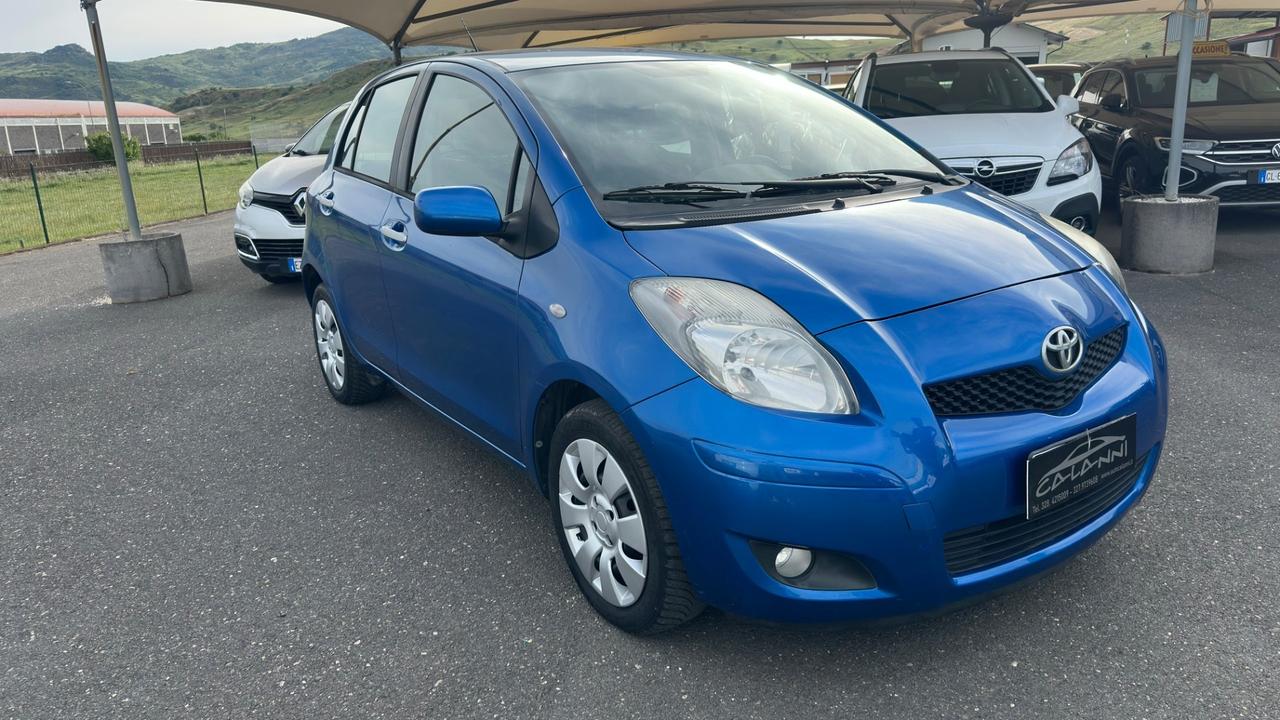 Toyota Yaris 1.0 5 porte
