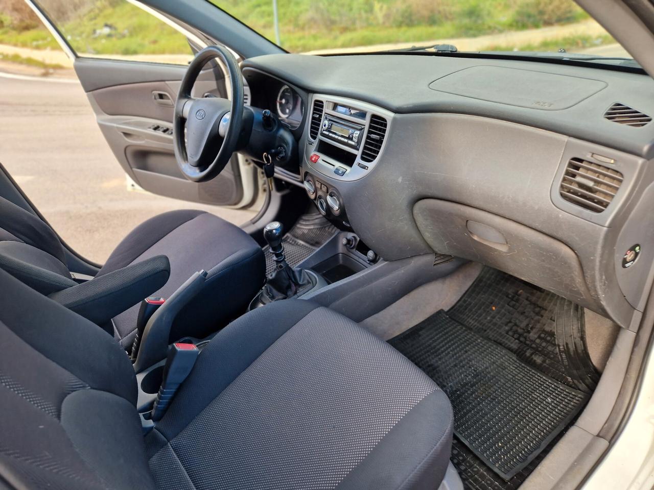 Kia Rio 1.5 16V CRDi 5p. EX Challenge