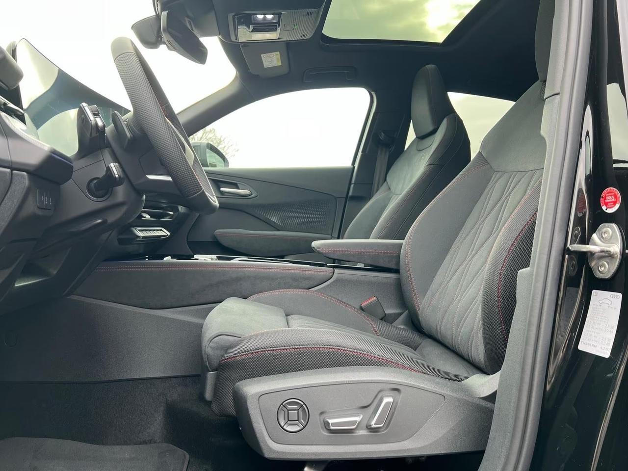 Audi Q3 35 TDI quattro S tronic line Head Up Display Led Pelle Tetto Apribile Navy Camera 360• Matrix