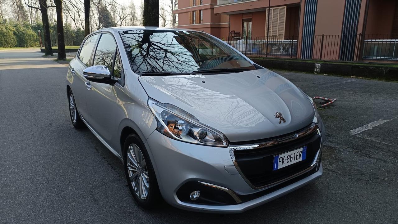 Peugeot 208 PureTech 82 3 porte Allure