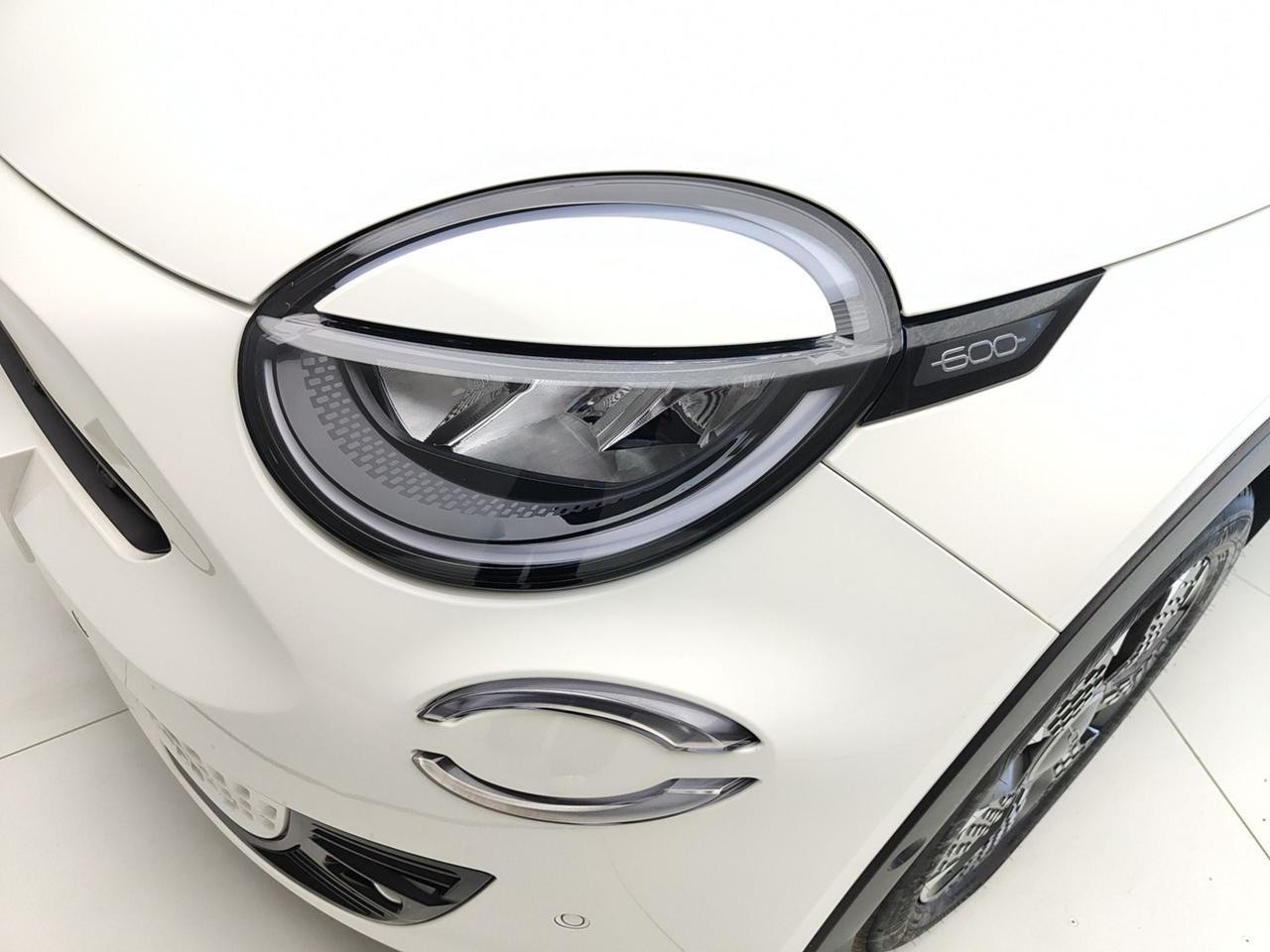 FIAT 600 IV 2023 600 1.2 MHEV 110CV DCT LA PRIMA