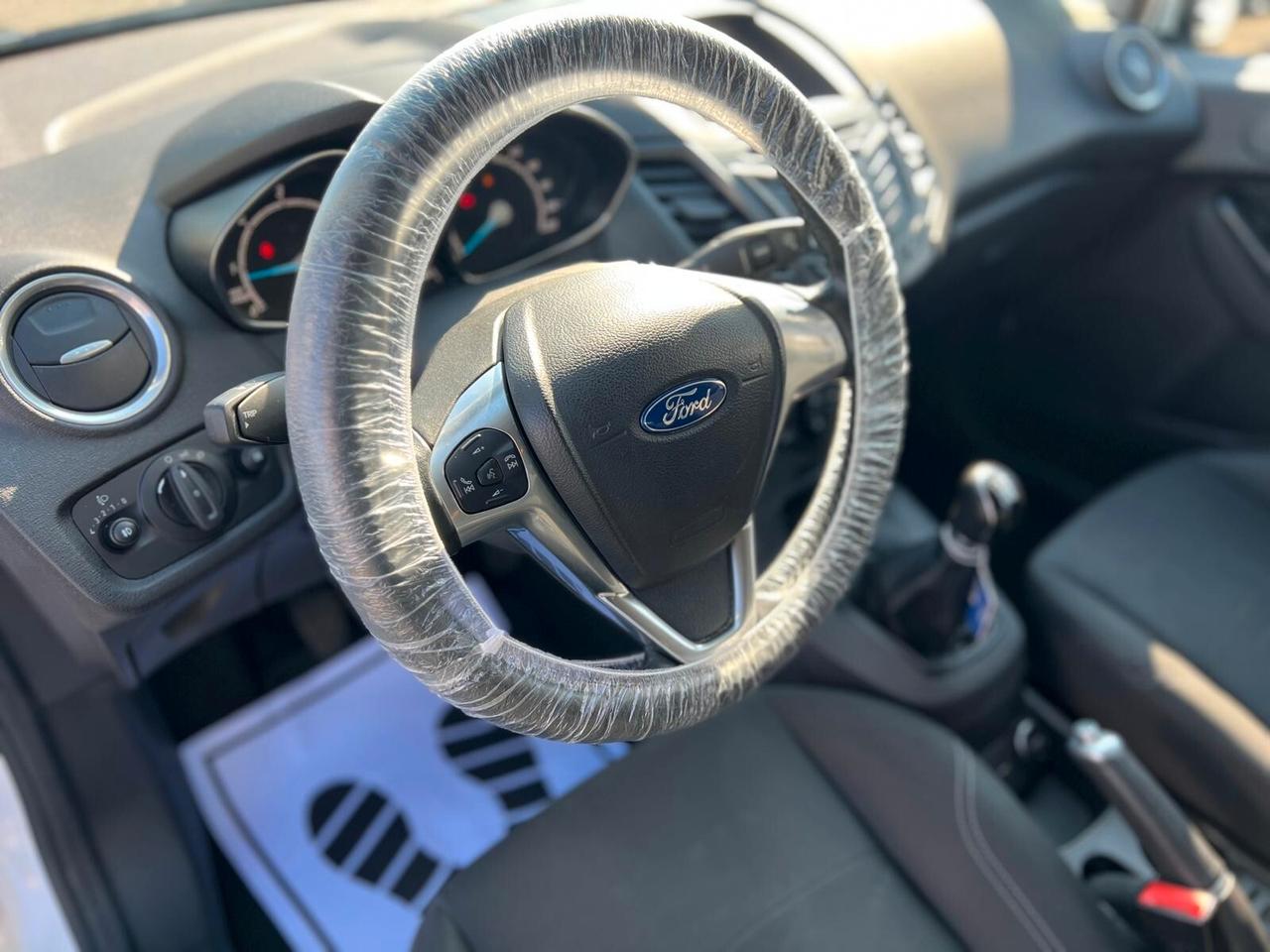 Ford Fiesta 1.5 TDCi 75CV 5 porte Black & White Edition