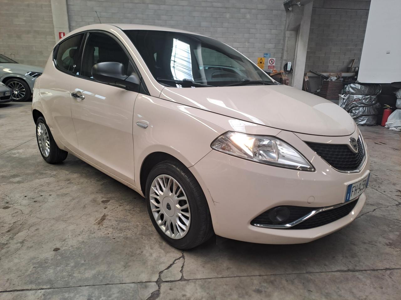 LANCIA YPSILON 1.2 *OK NEOPATENTATI* E6