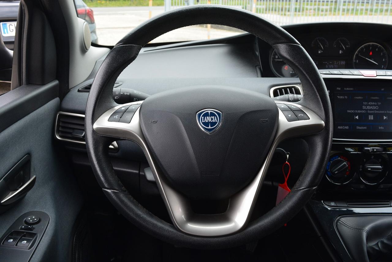 Lancia Ypsilon 1.0 FireFly 5 porte S&S Hybrid Ecochic Gold