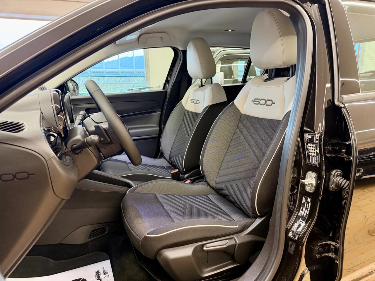 Fiat 600 Hybrid 100 CV DCT MHEV La Prima FULL