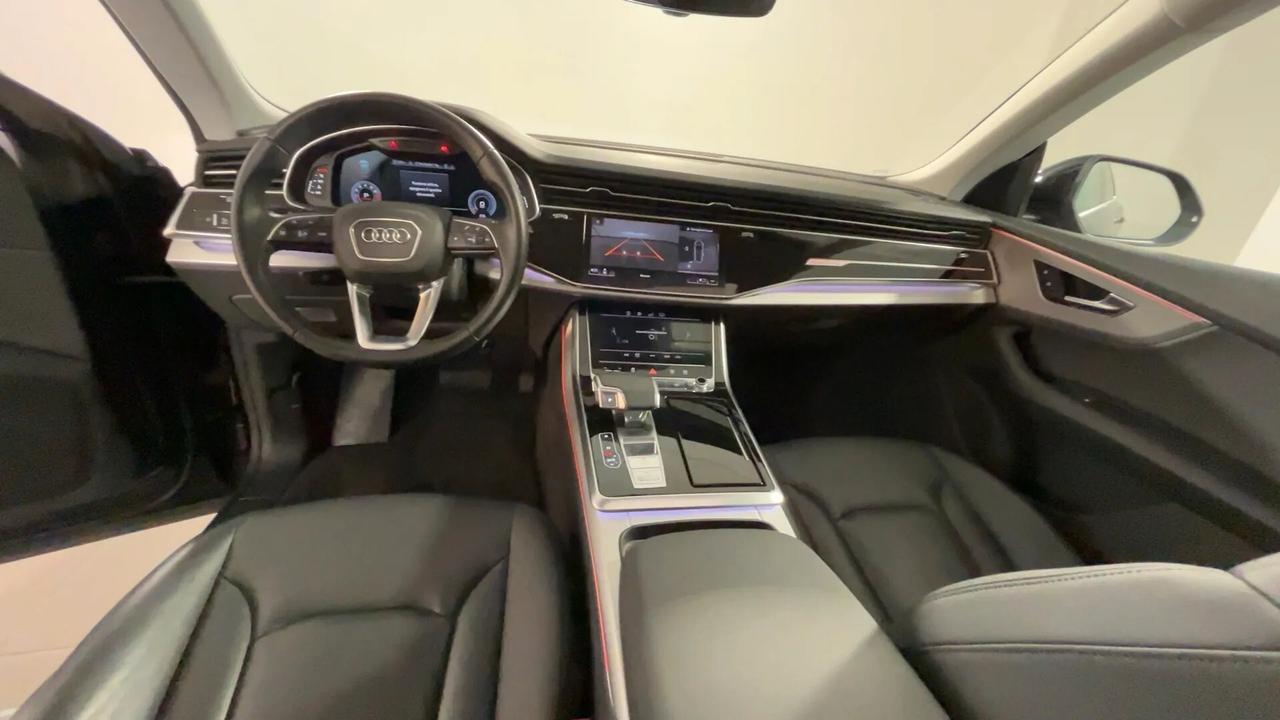 Audi Q8 55 TFSI quattro tiptronic