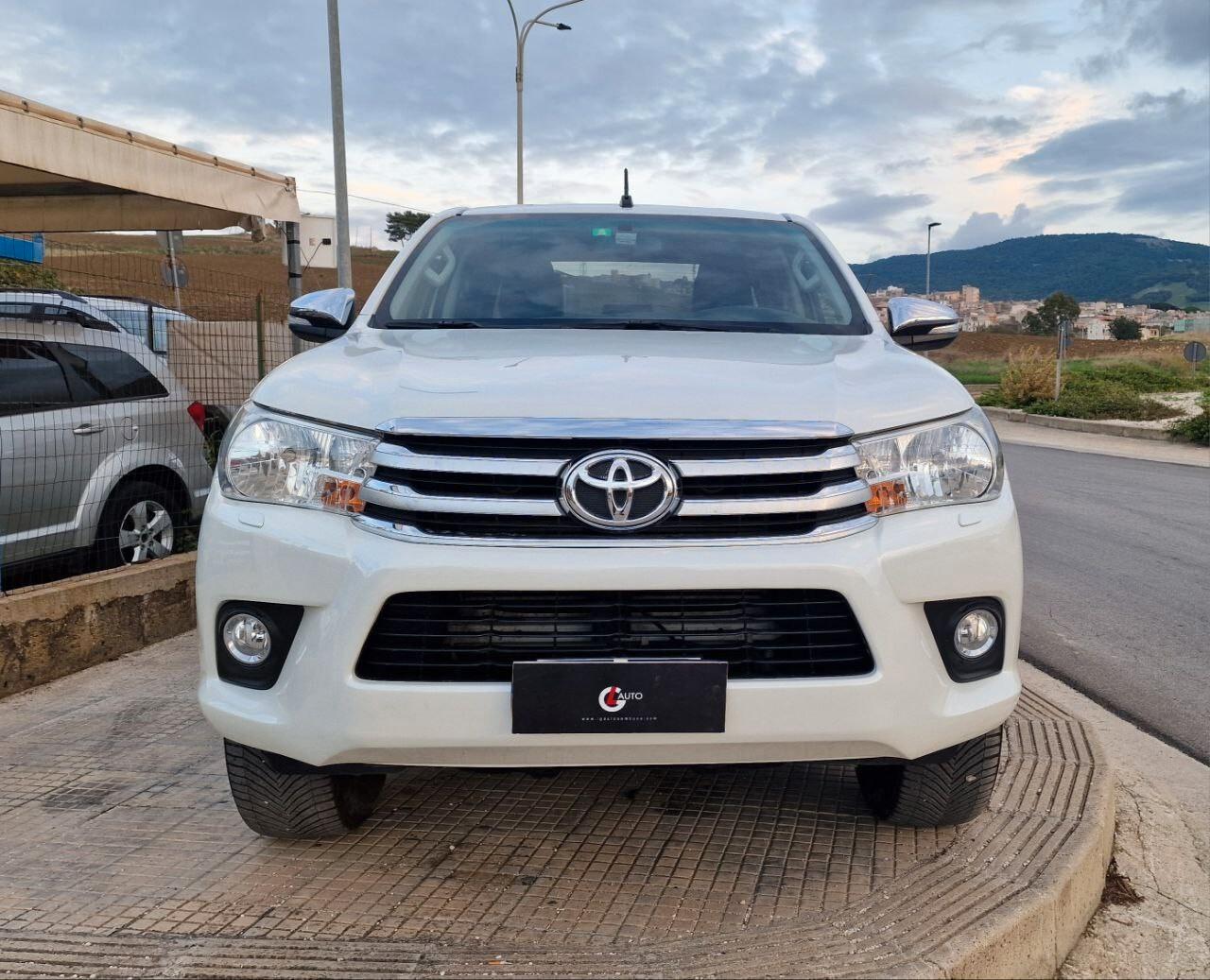 Toyota Hilux 2.4 D-4D 2WD 4 porte Double Cab Lounge
