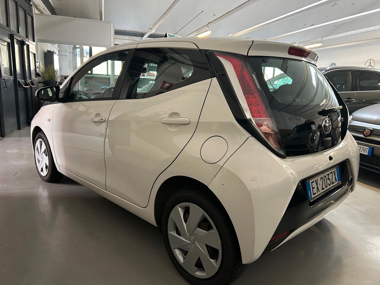 Toyota Aygo 1.0 VVT-i 69 CV 5 porte x-cool