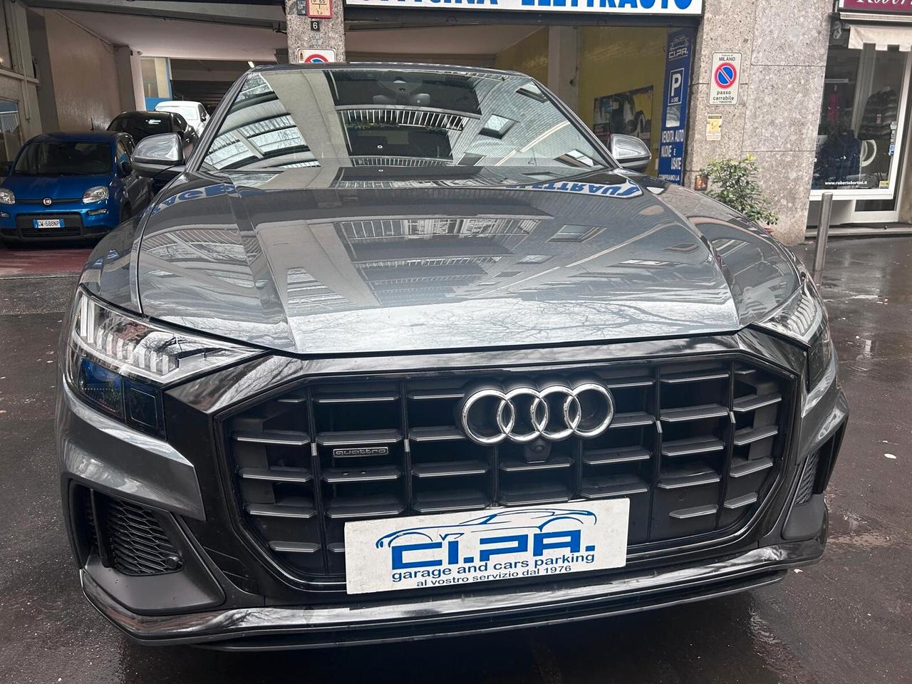Audi Q8 55 TFSI quattro tiptronic