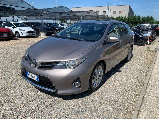 TOYOTA Auris Touring Sports 1.4 D-4D Lounge