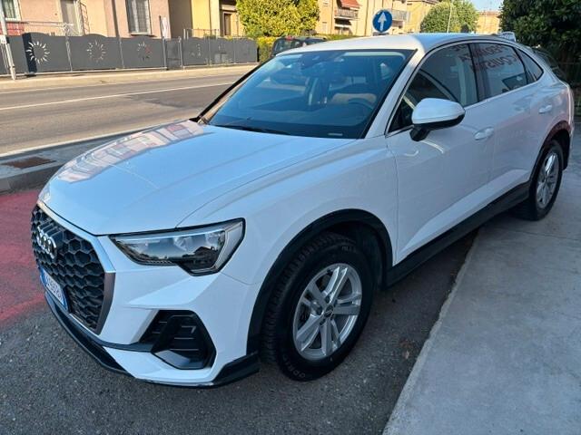 Audi Q3 35 TFSI Business