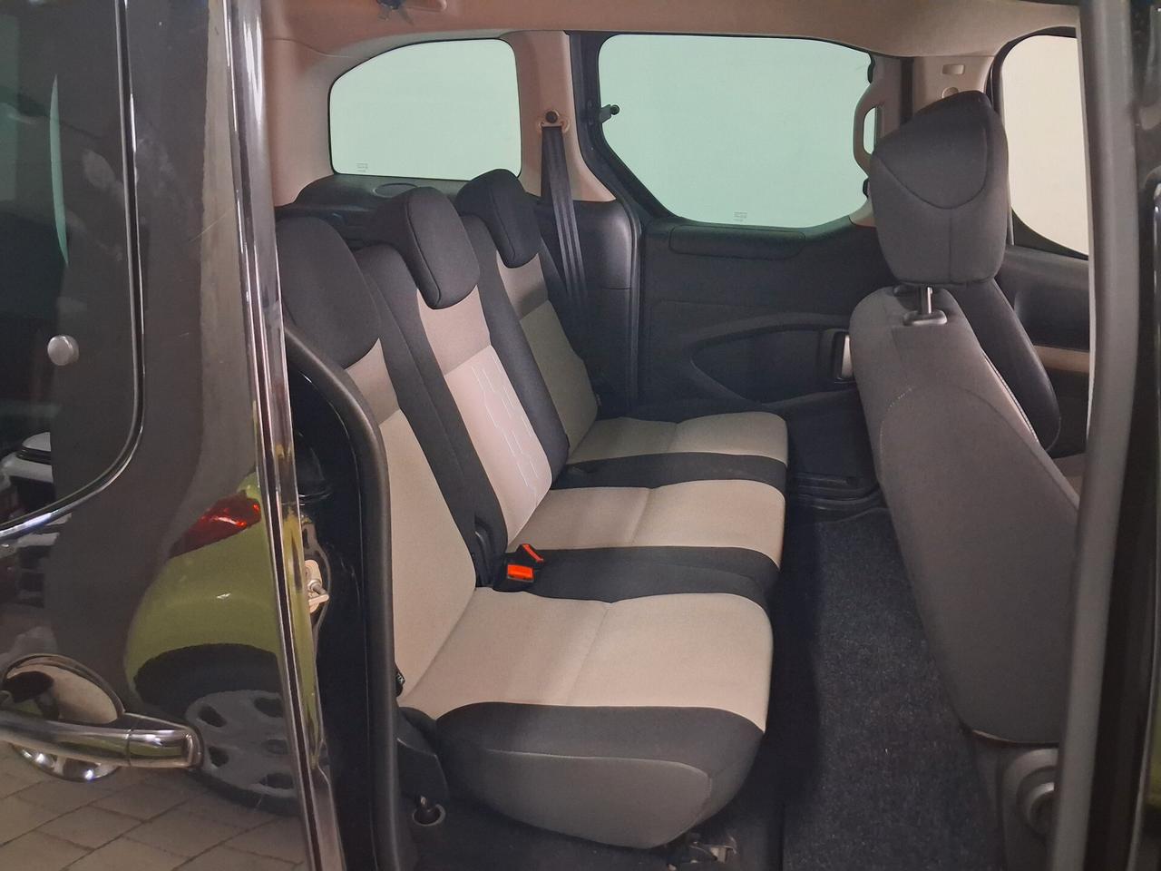 Peugeot Partner 5 posti 1.6 HDi Autocarro 2015