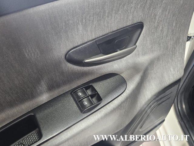 LANCIA Ypsilon 1.2 69 CV 5 porte Silver