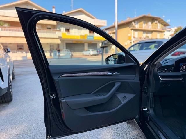 Skoda Superb 2.0 TSI DSG 4x4 Wagon Laurin&Klement
