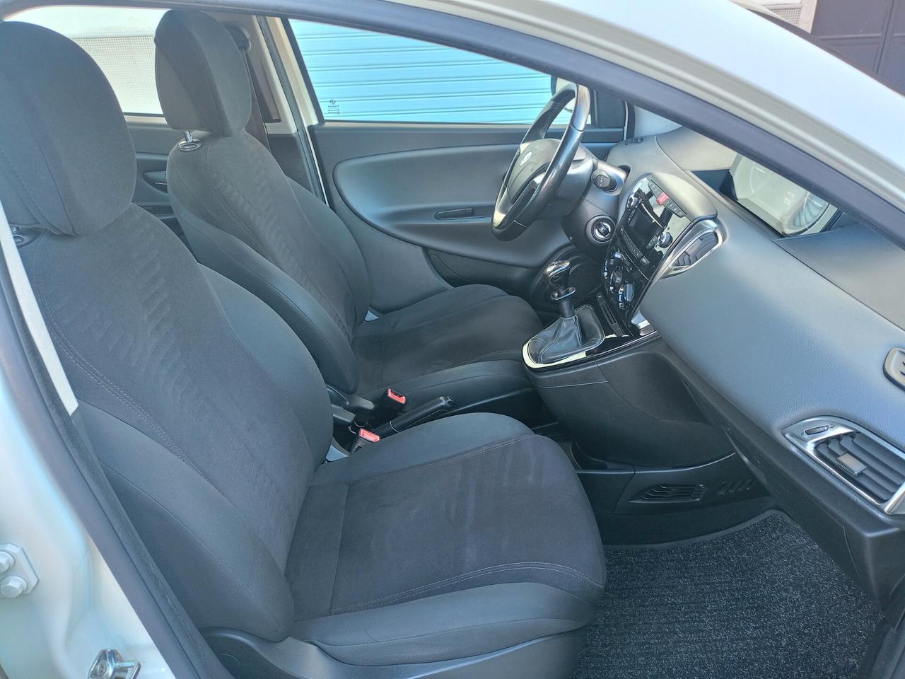 Lancia Ypsilon 1.200 GPL unico proprietario