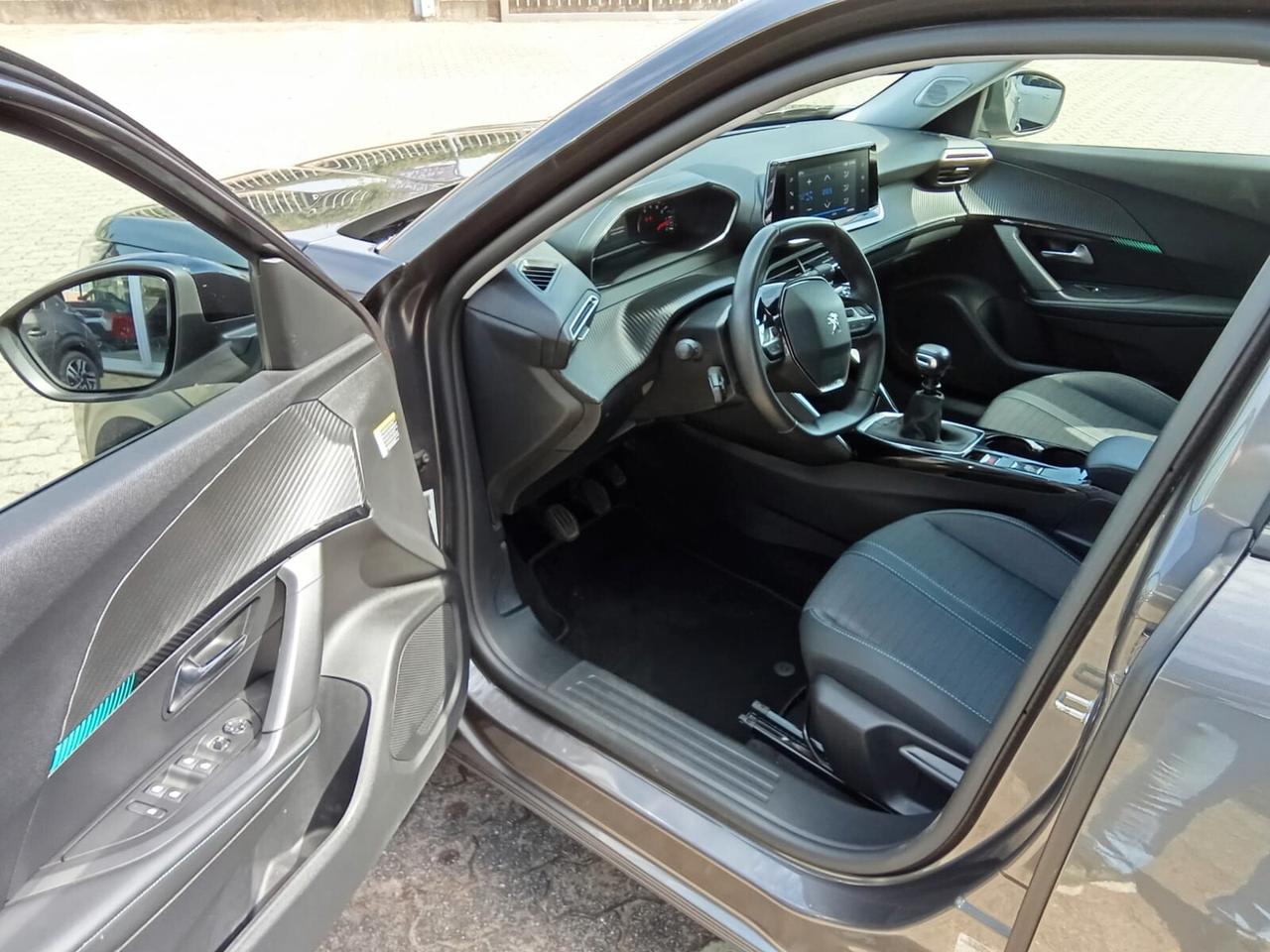 Peugeot 2008 PureTech 130 S&S Allure