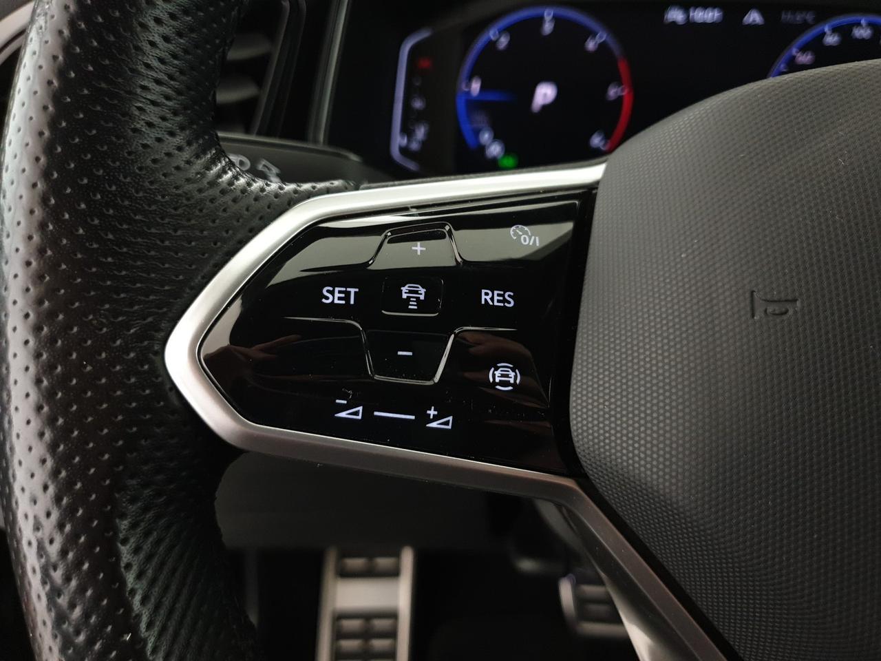 Volkswagen T-Roc 2.0 tdi r-line 150cv dsg