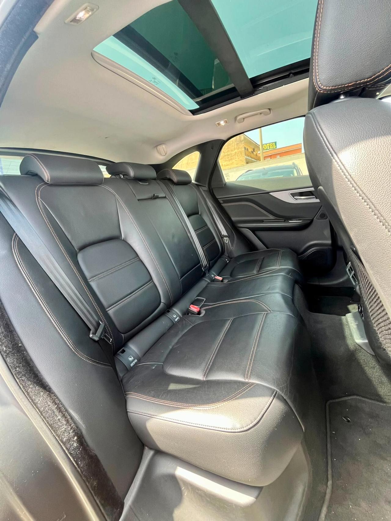 Jaguar F-Pace 2.0 D 180 CV AWD Portfolio