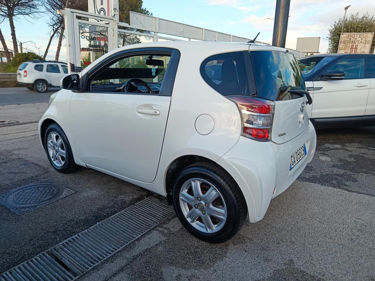 Toyota iQ 1.0