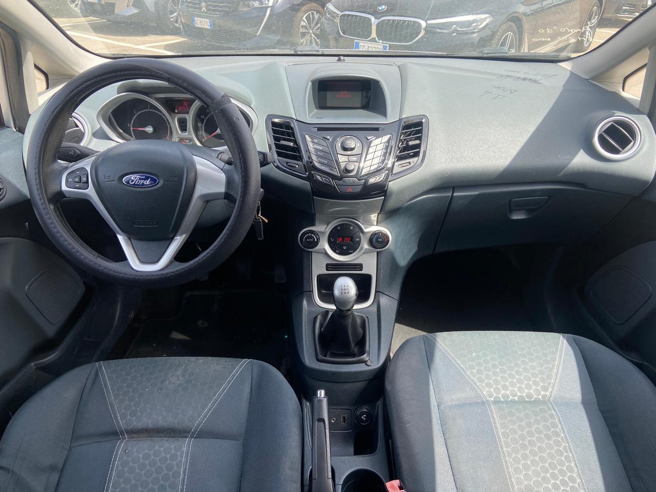 Ford Fiesta 1.4 TDCi 68CV 5 porte Titanium