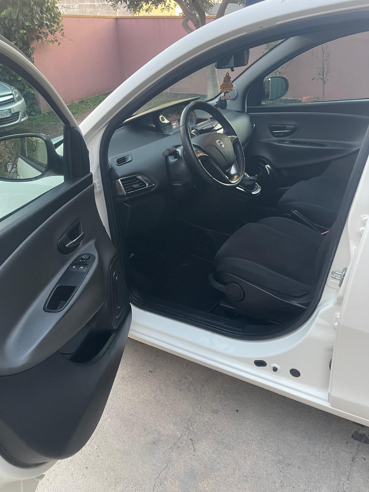 Lancia Ypsilon 1.3 MJT 16V 95 CV 5 porte S&S Platinum