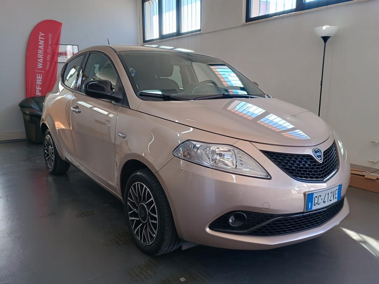 Lancia Ypsilon 1.0 FireFly 5 porte S&S Hybrid Ecochic Gold
