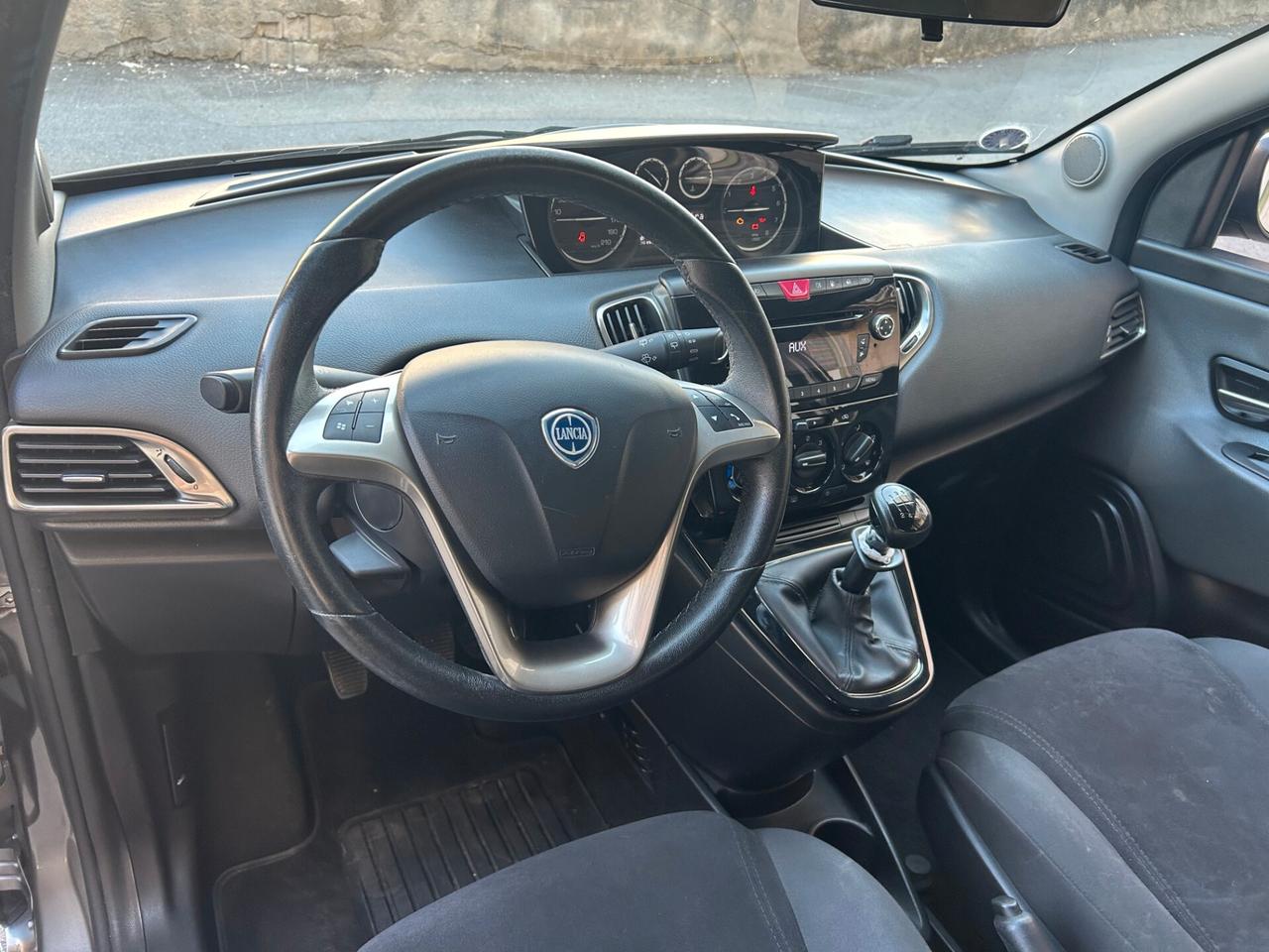 Lancia Ypsilon 0.9 TwinAir 85 CV 5 porte Metano Ecochic Gold