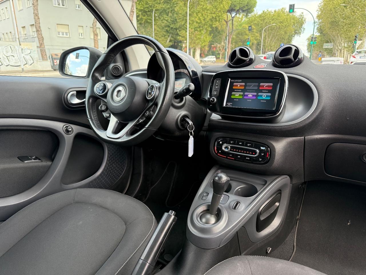Smart ForTwo 1.0 71cv Coupe Clima cambio Auto Navi