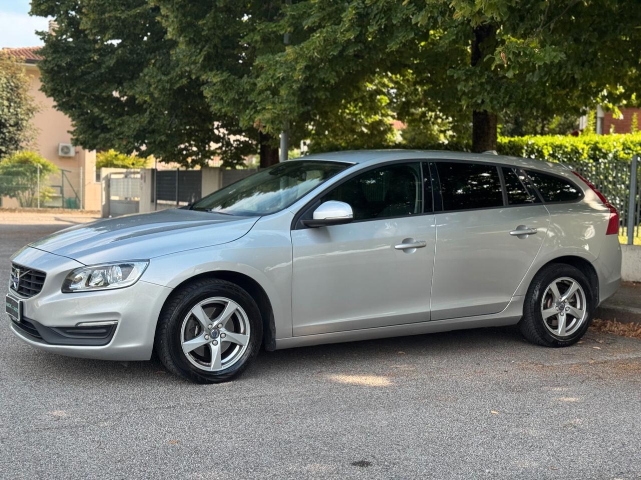 Volvo V60 D2 Geartronic Summum
