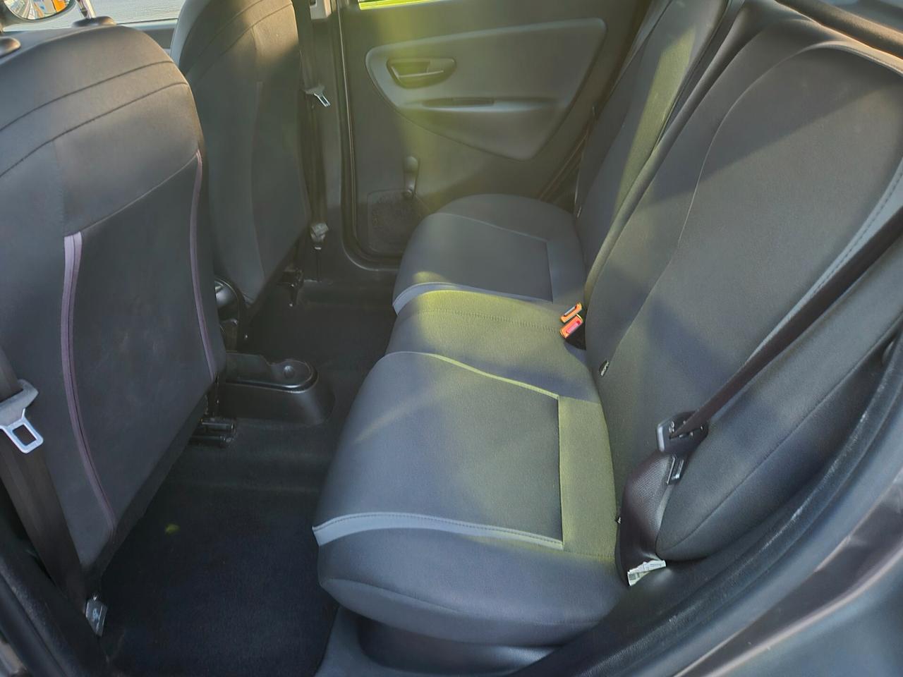 Lancia Ypsilon 1.2 69 CV 5 porte Silver