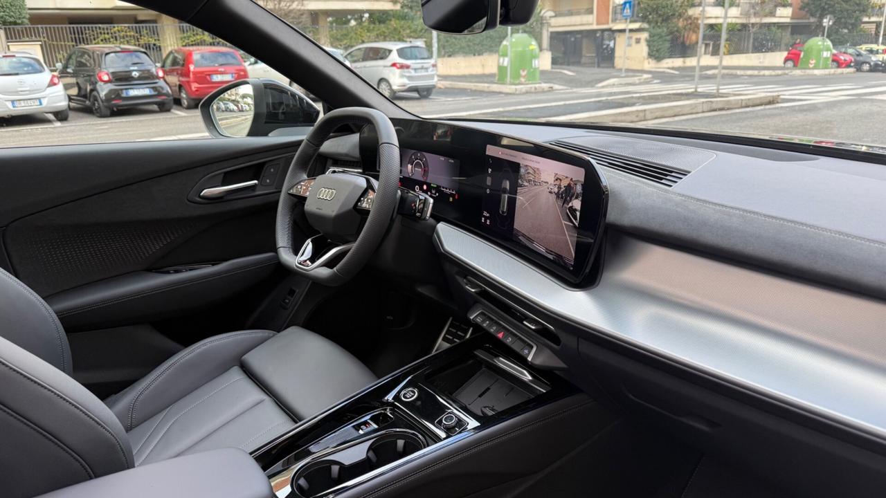 Audi Q3 SPB TDI 110 kW S tronic S Line edition MATRIX PELLE TETTO KAMERA 360 PACCHETTO AMBIENTE PDC