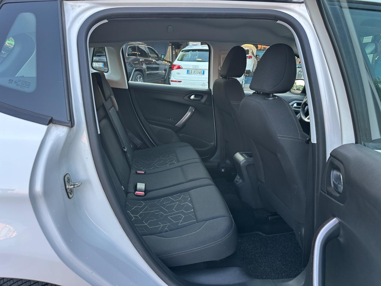 Peugeot 2008 PureTech 82 Allure soli 110mila km