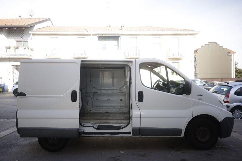 Renault Trafic Renault Trafic T27 2.0 dCi/115 PC-TN Furgone 84KW ANNO 2012