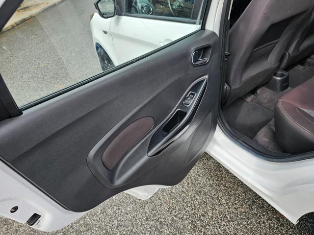 FORD Ka+ 1.2 Ti-VCT 85CV Black & White - White
