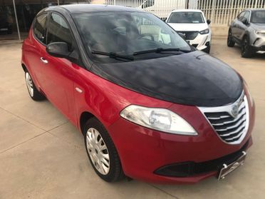 LANCIA Ypsilon 1.2 69 CV 5 porte S&S Black&Red