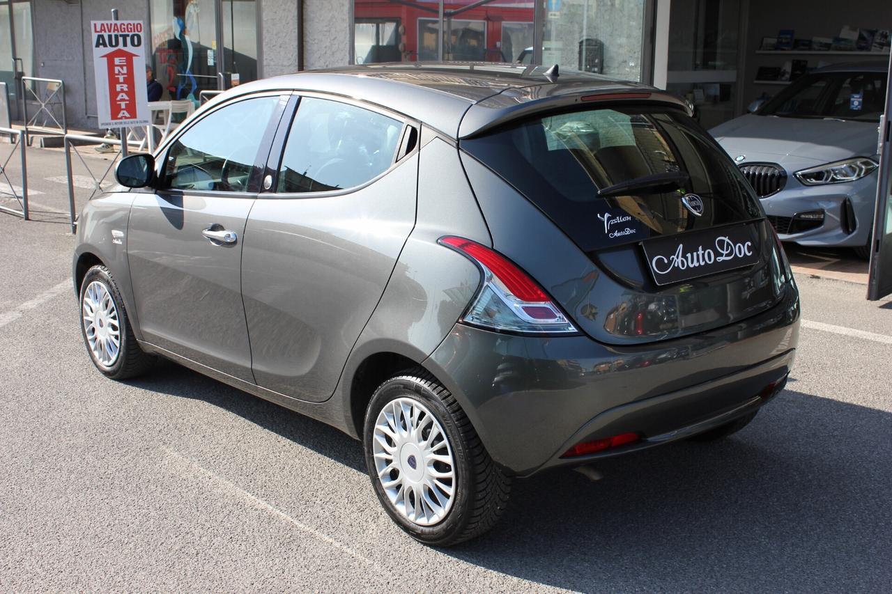 LANCIA YPSILON 1.2 69CV 5 PORTE GPL ECOCHIC SILVER