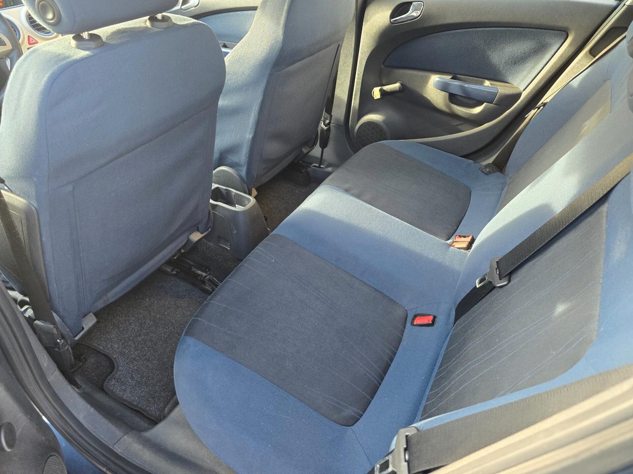 Opel Corsa 1.2 5 porte Club