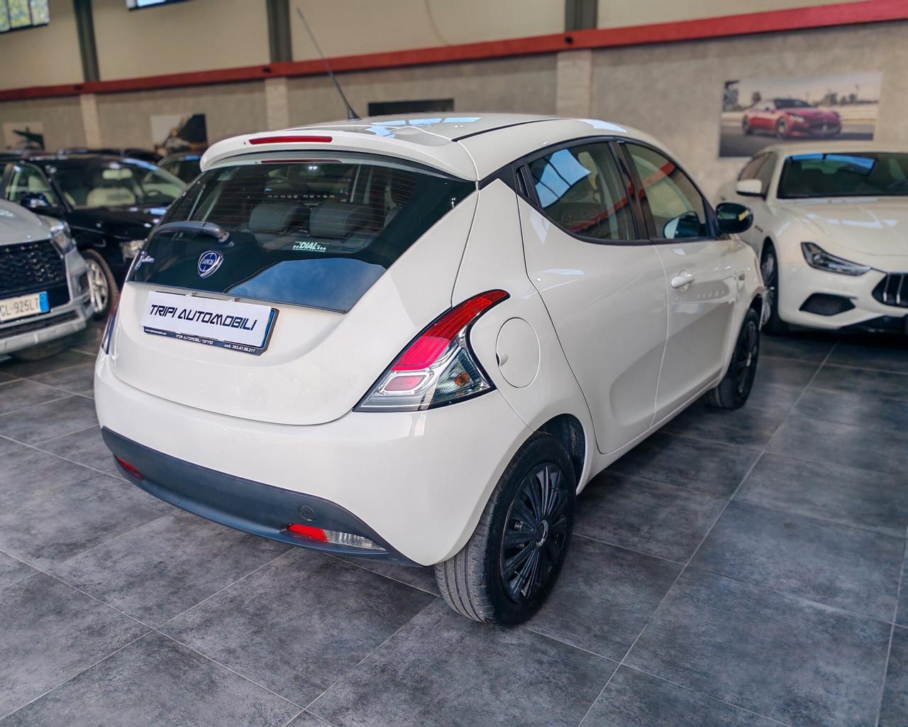 Lancia Ypsilon 1.2 69 cv Silver