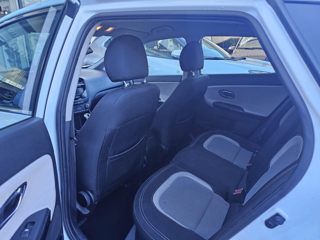 Kia Ceed cee'd 1.4 CVVT 5 porte Cool