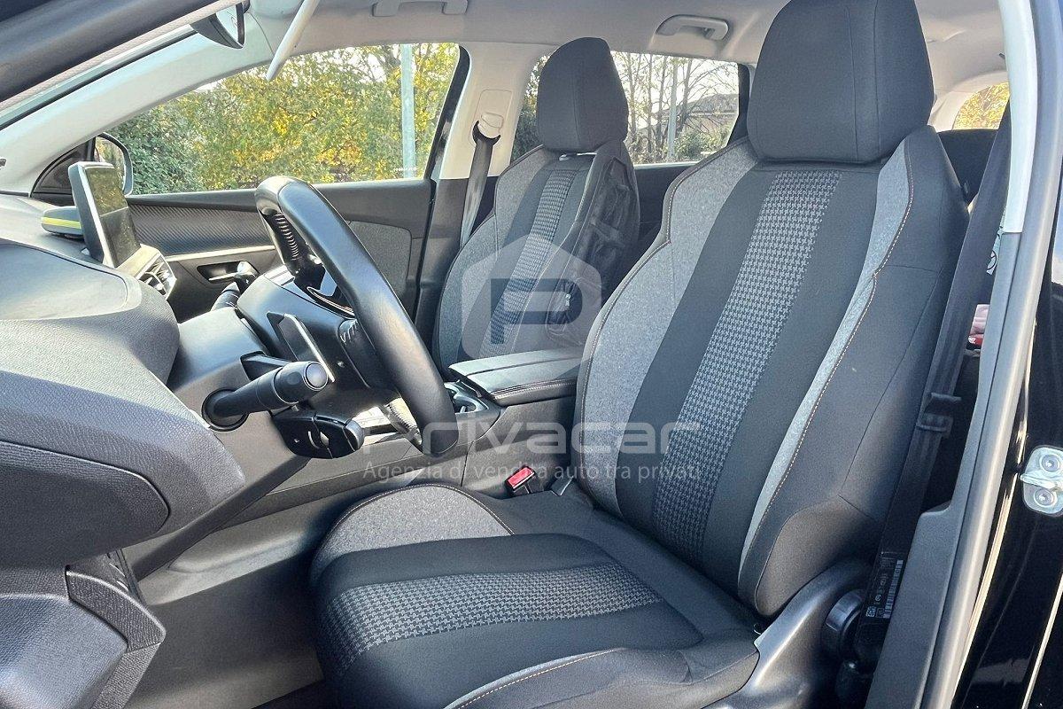 PEUGEOT 5008 BlueHDi 130 S&S EAT8 Business