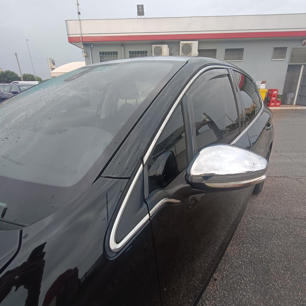 Peugeot 208 1.4 HDi 68 CV 3 porte Allure