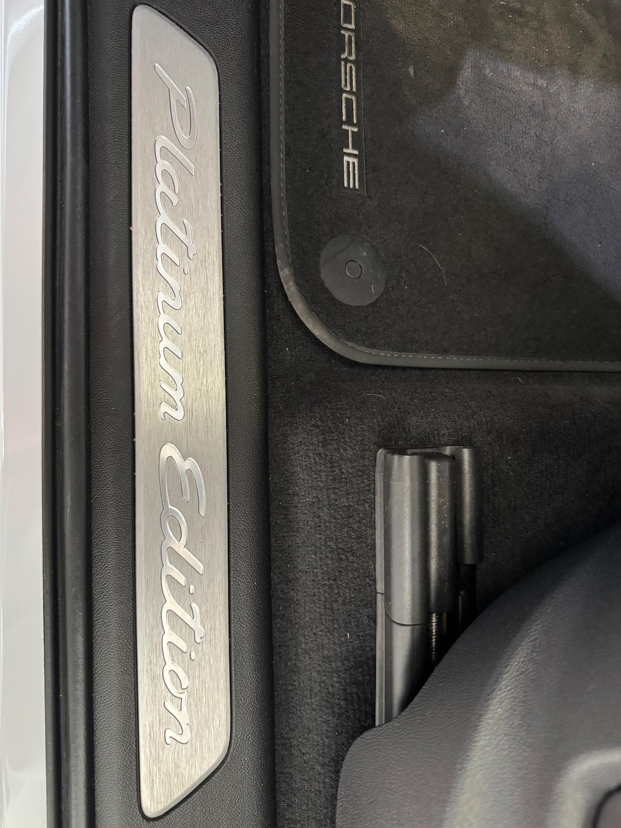 Porsche Cayenne 3.0 V6 E-Hybrid Platinum Edition