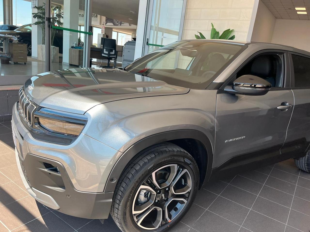 Jeep Avenger 1.2 Turbo 100 CV MHEV Summit C/A